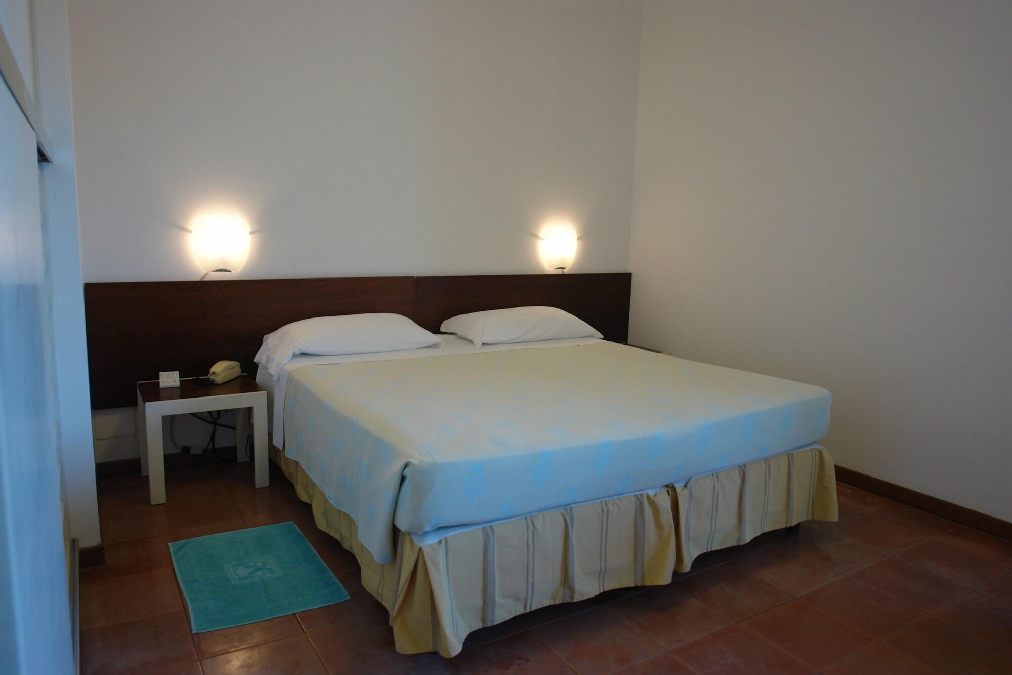 Hotel Della Baia Baia Domizia Eksteriør billede