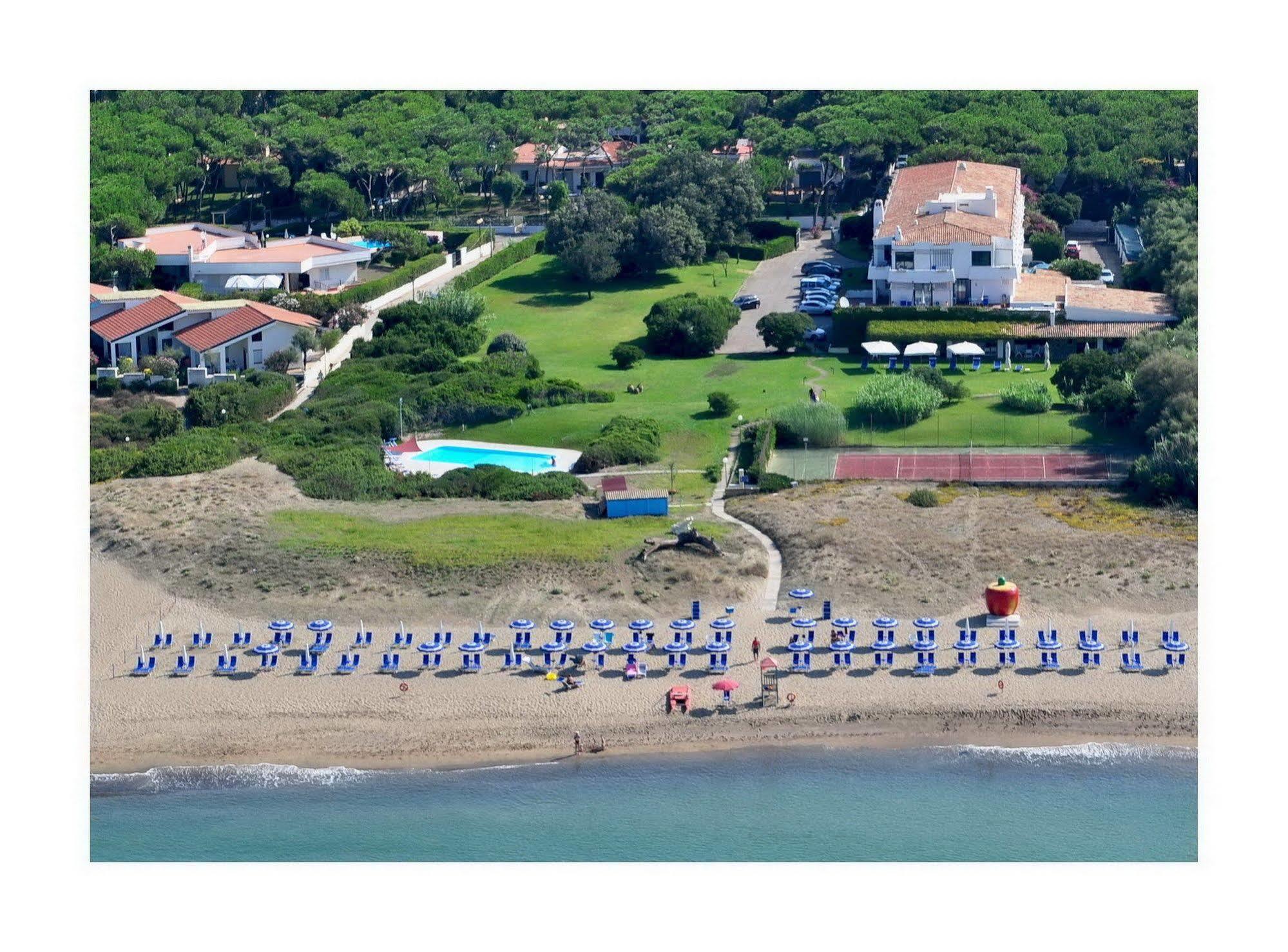 Hotel Della Baia Baia Domizia Eksteriør billede